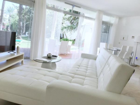 Гостиница Vivaldi Boutique Suites Jardines del Mar  Марбелья
